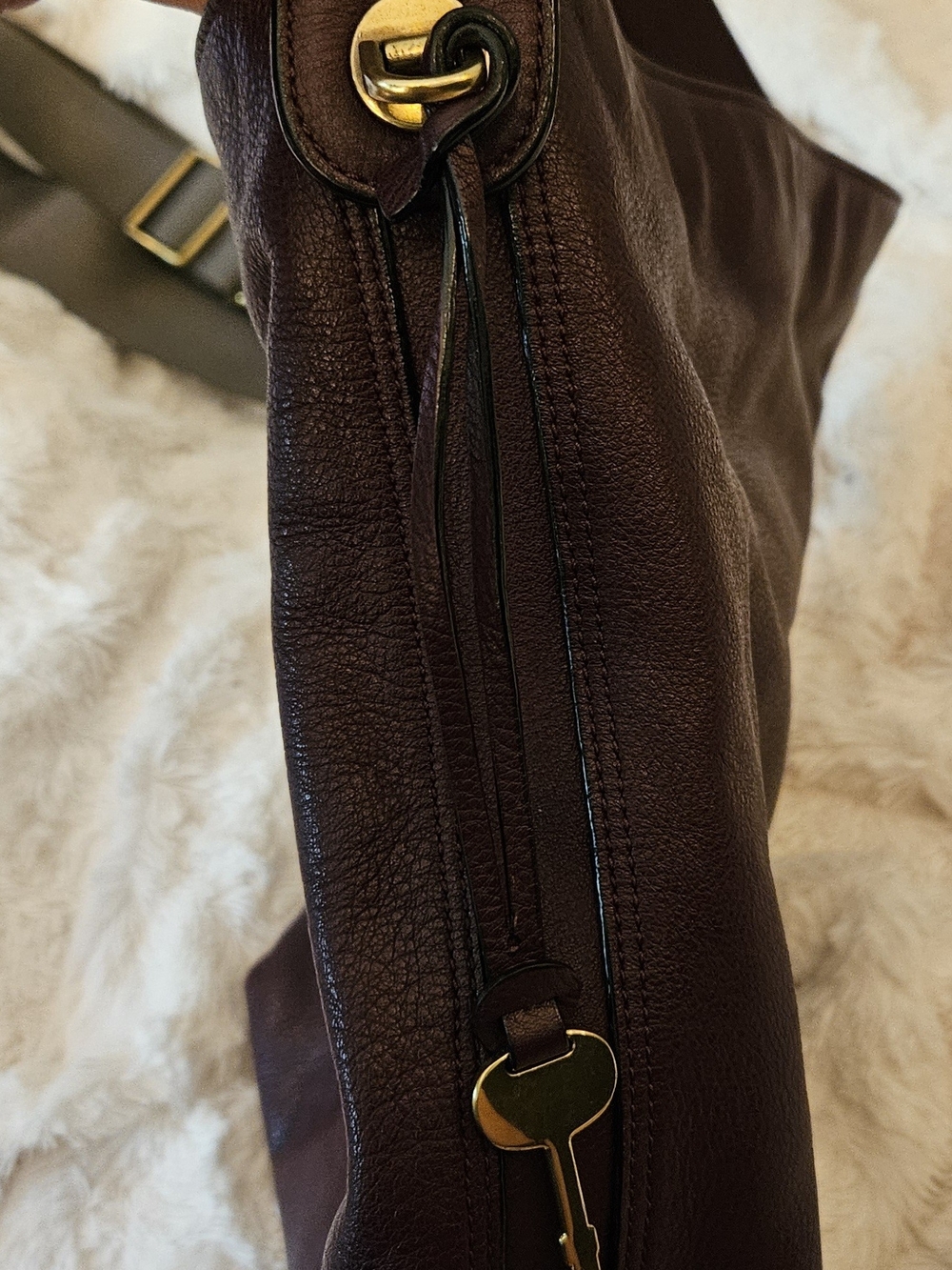 Fossil☆Leather Hobo Bag in Deep Burgundy - Picture 10 of 13